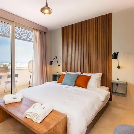 Vogue & Idyllic 2 Bdr Mangroovy Free Pool & Beach Access