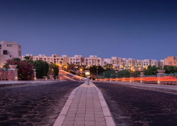 Vogue & Idyllic 2 Bdr Mangroovy Free Pool & Access Hurghada